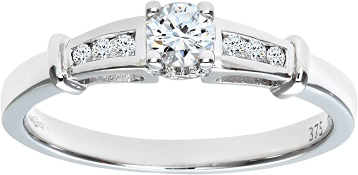 anillo con diamante grande