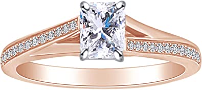 anillo con un diamante corte marquesa